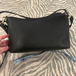 Old Navy Carrie Crossbody Bag Purse with Second Handle New 2025. Black sold out